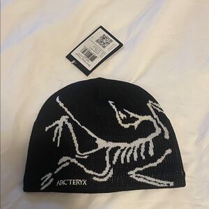 NWT Arc'teryx Black and White Bird Head Toque